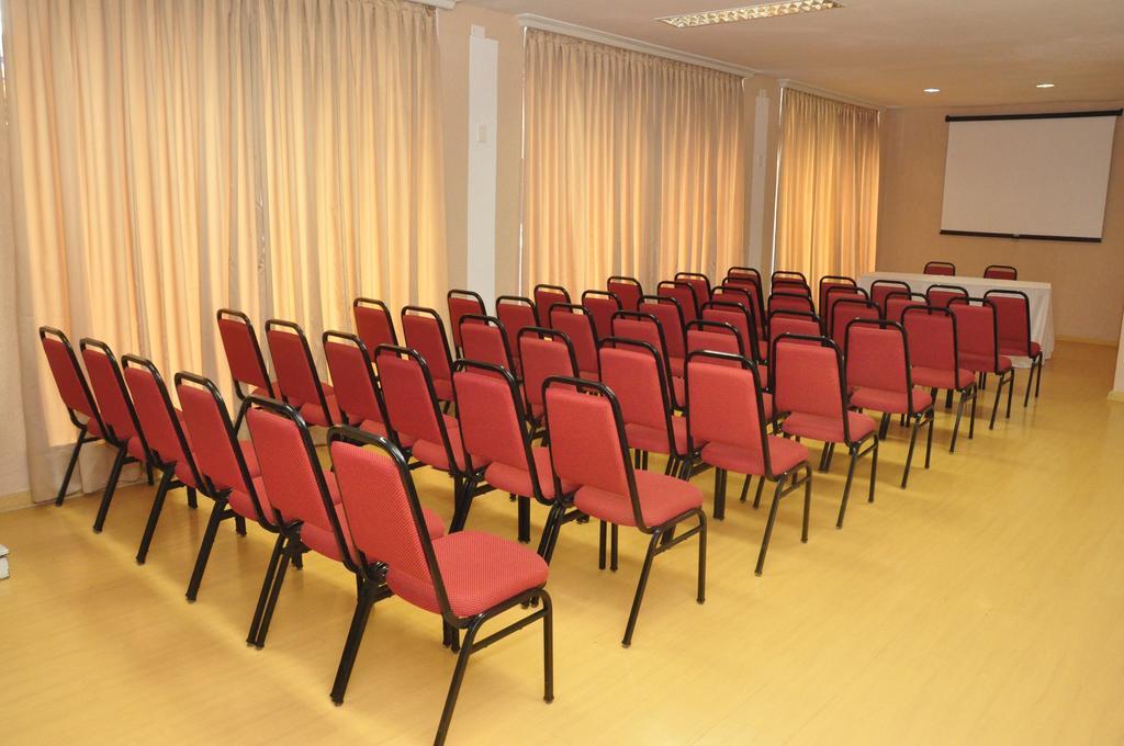 Rede Andrade San Martin Hotel Curitiba Bagian luar foto