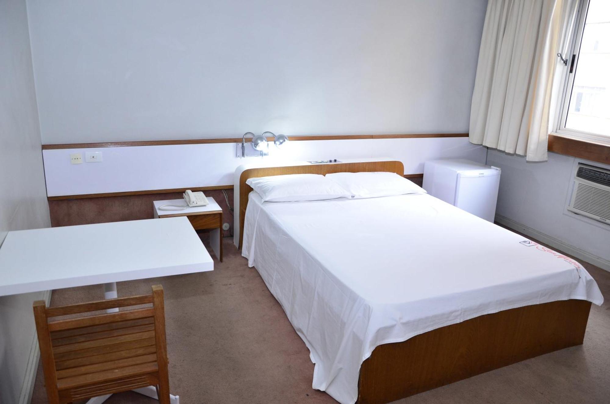 Rede Andrade San Martin Hotel Curitiba Ruang foto