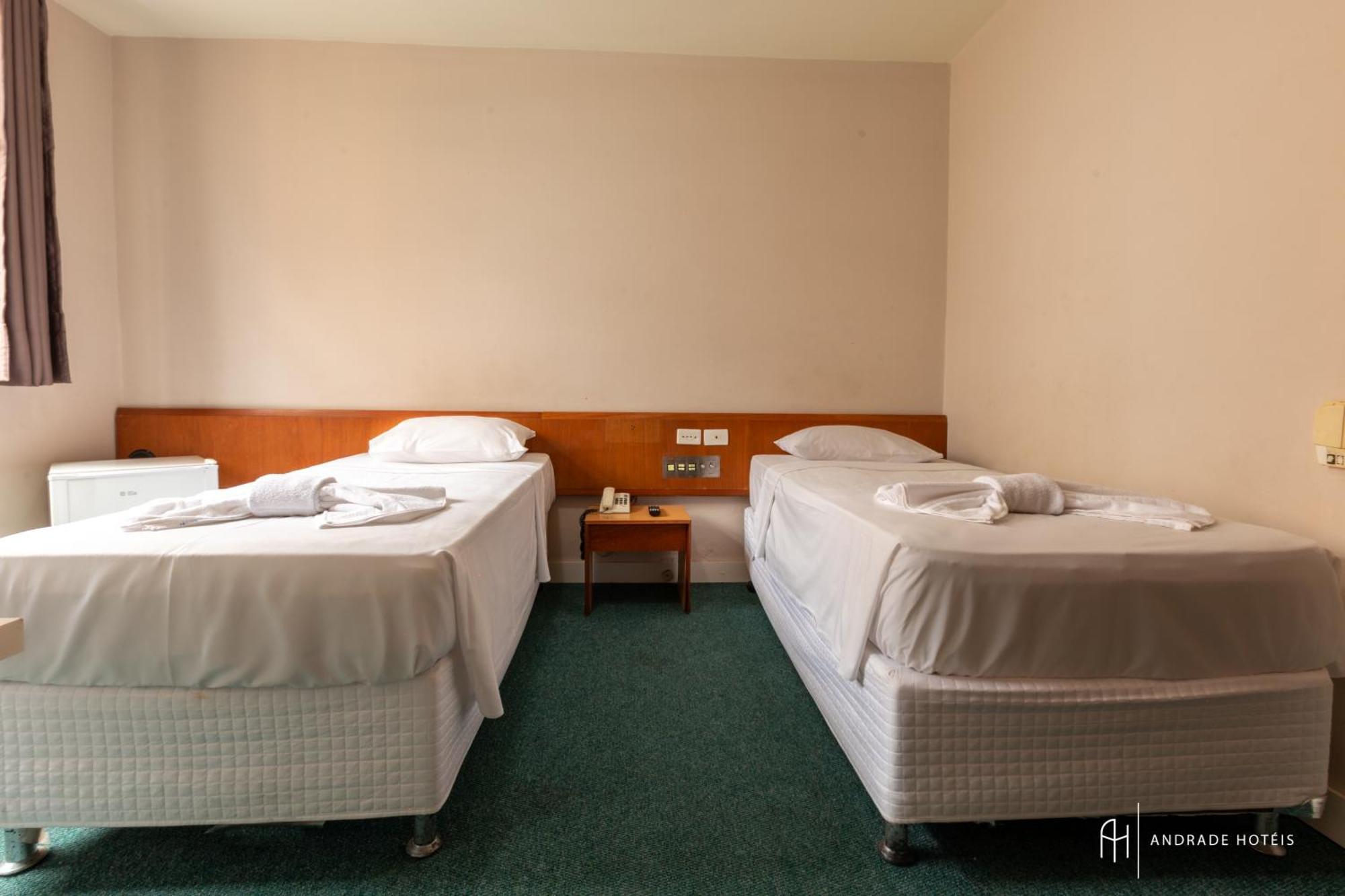 Rede Andrade San Martin Hotel Curitiba Bagian luar foto