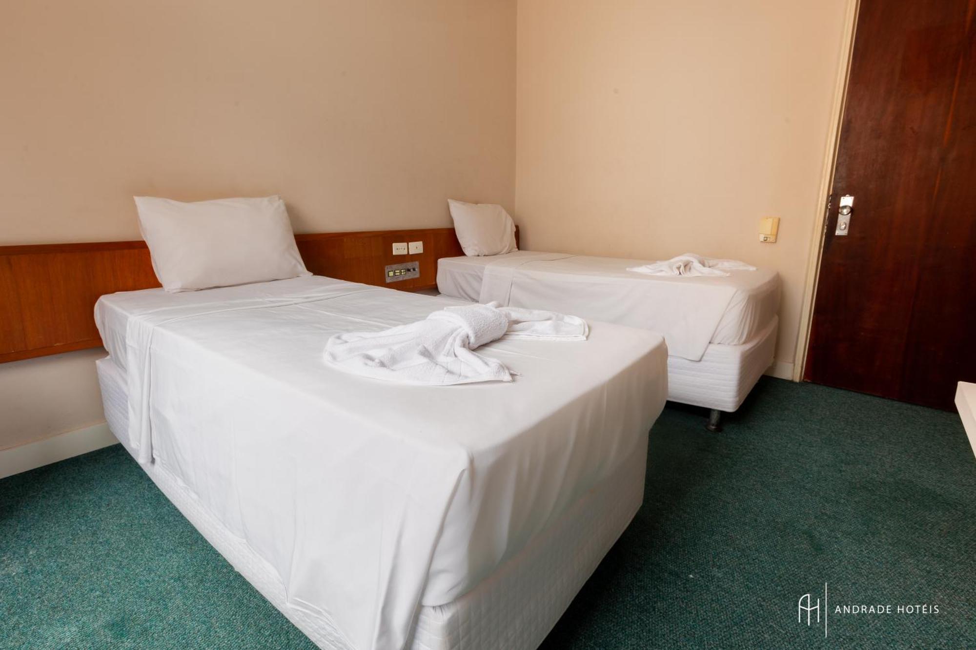 Rede Andrade San Martin Hotel Curitiba Bagian luar foto