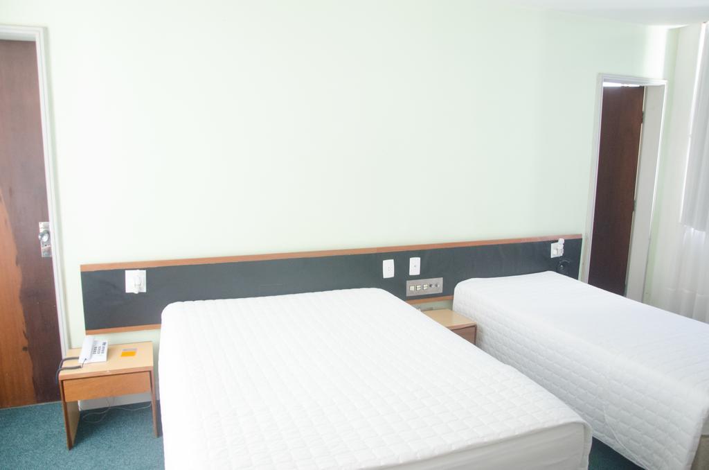 Rede Andrade San Martin Hotel Curitiba Bagian luar foto