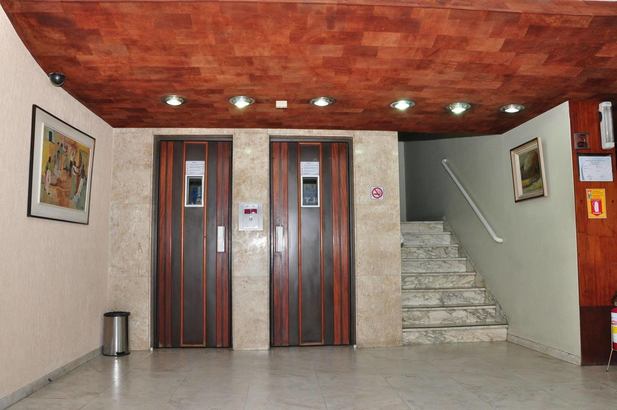 Rede Andrade San Martin Hotel Curitiba Bagian luar foto