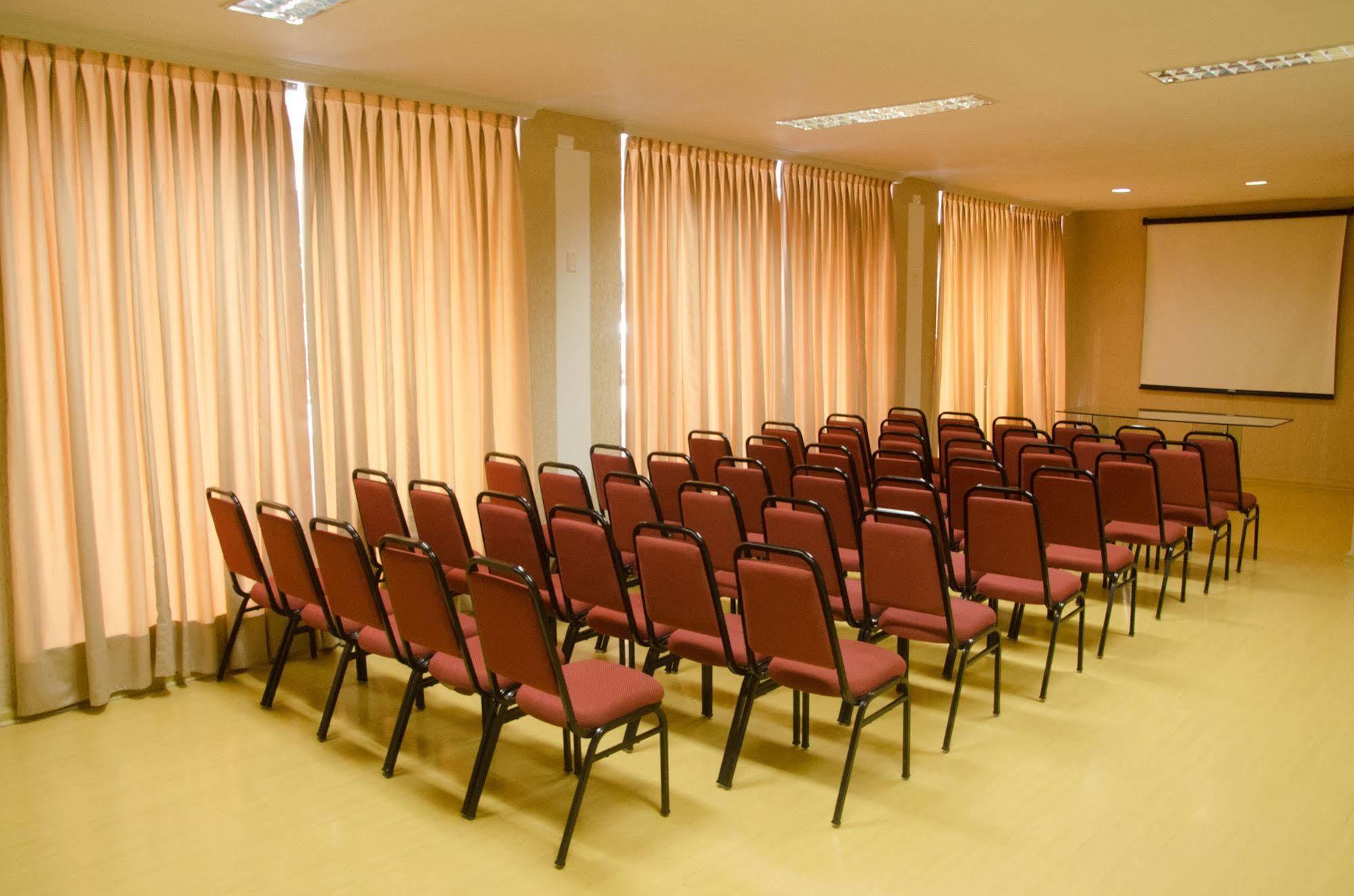 Rede Andrade San Martin Hotel Curitiba Bagian luar foto